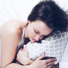 Načíst obrázek do prohlížeče Galerie, Maxi cuscino ANGEL HUG - Petra's Pillows