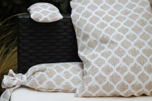 Načíst obrázek do prohlížeče Galerie, Tris benessere - fantasia beige LIMITED EDITION - Petra's Pillows