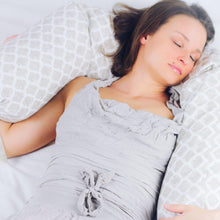 Načíst obrázek do prohlížeče Galerie, Maxi cuscino ANGEL HUG - Petra's Pillows