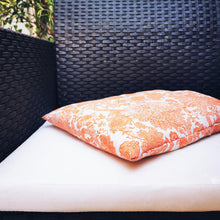 Načíst obrázek do prohlížeče Galerie, Cuscino benessere 30x40 fantasia arancio LIMITED EDITION - Petra's Pillows